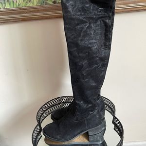 Aldo| Women High Knee Boots| Size 7|